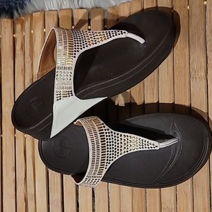 Fitflop white gold size 7